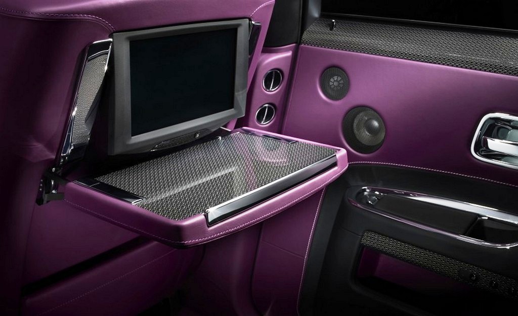 ROLLS-ROYCE APRESENTA A EDIÇÃO ESPECIAL BLACK BADGE PARA OS MODELOS GHOST E WRAITH, foto 9
