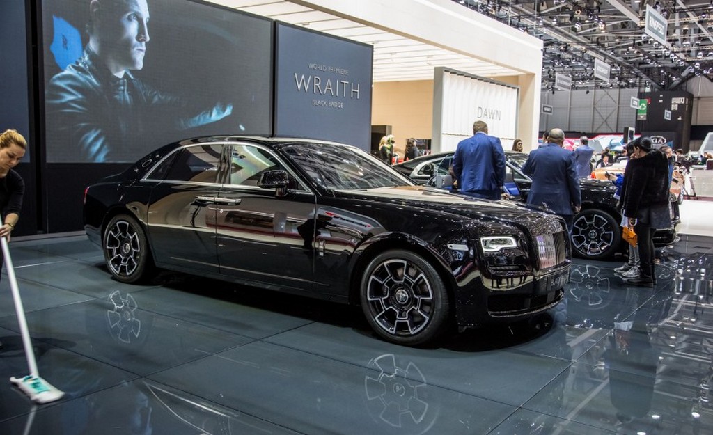 ROLLS-ROYCE APRESENTA A EDIÇÃO ESPECIAL BLACK BADGE PARA OS MODELOS GHOST E WRAITH, foto 13