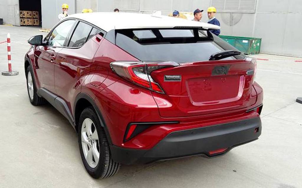 TOYOTA CH-R DE PRODUÇÃO FOTOGRAFADO NAS RUAS, foto 2