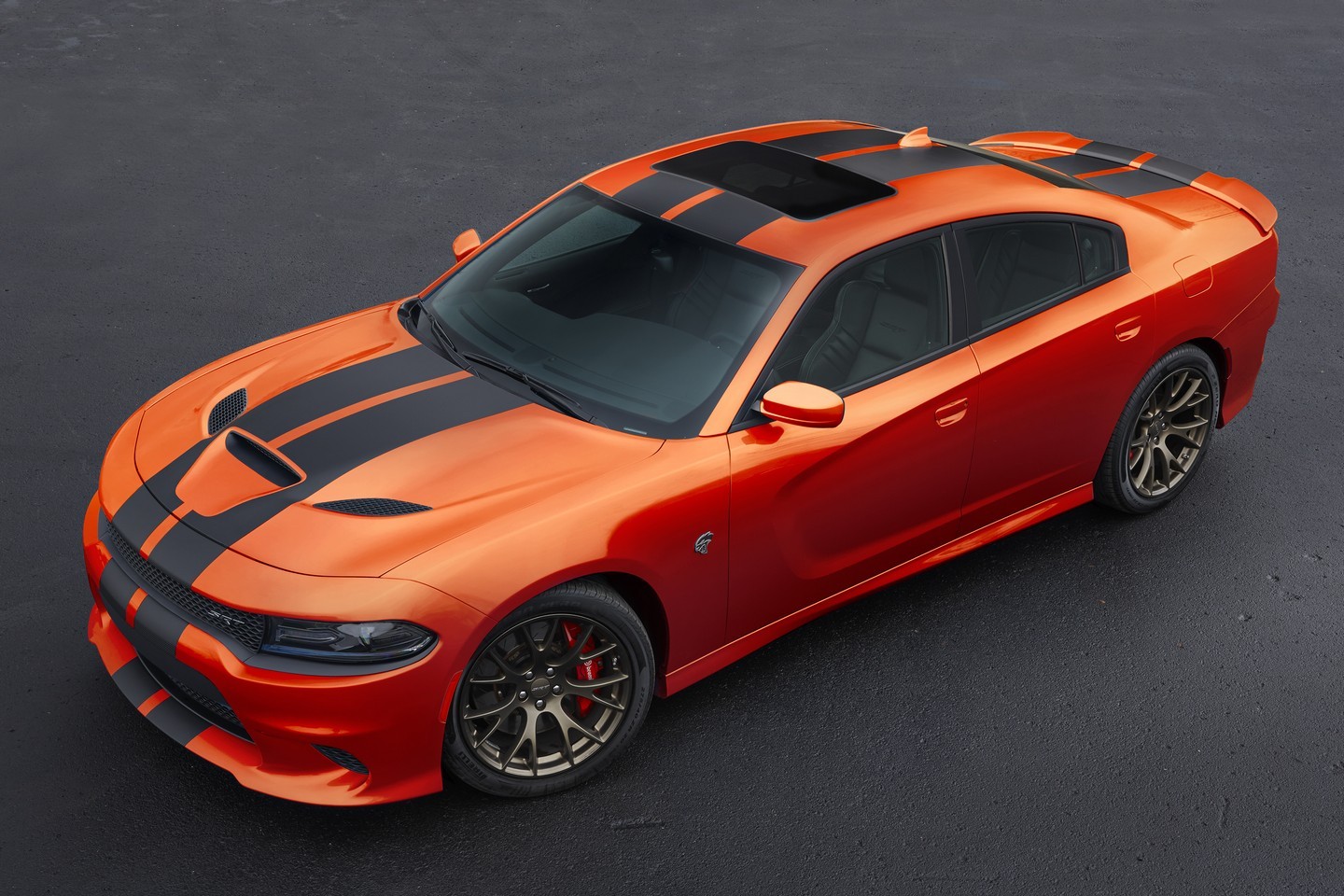 DODGE CHALLENGER E CHARGER SRT AGORA RECEBEM A COR ‘GO MANGO’, foto 3