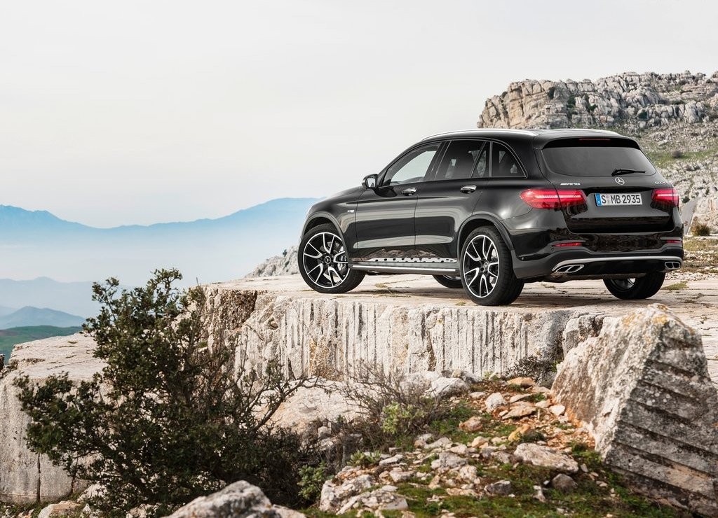MERCEDES-AMG GLC 43 4MATIC REVELADO ANTES DA ESTREIA NO SALÃO DE NEW YORK, foto 16