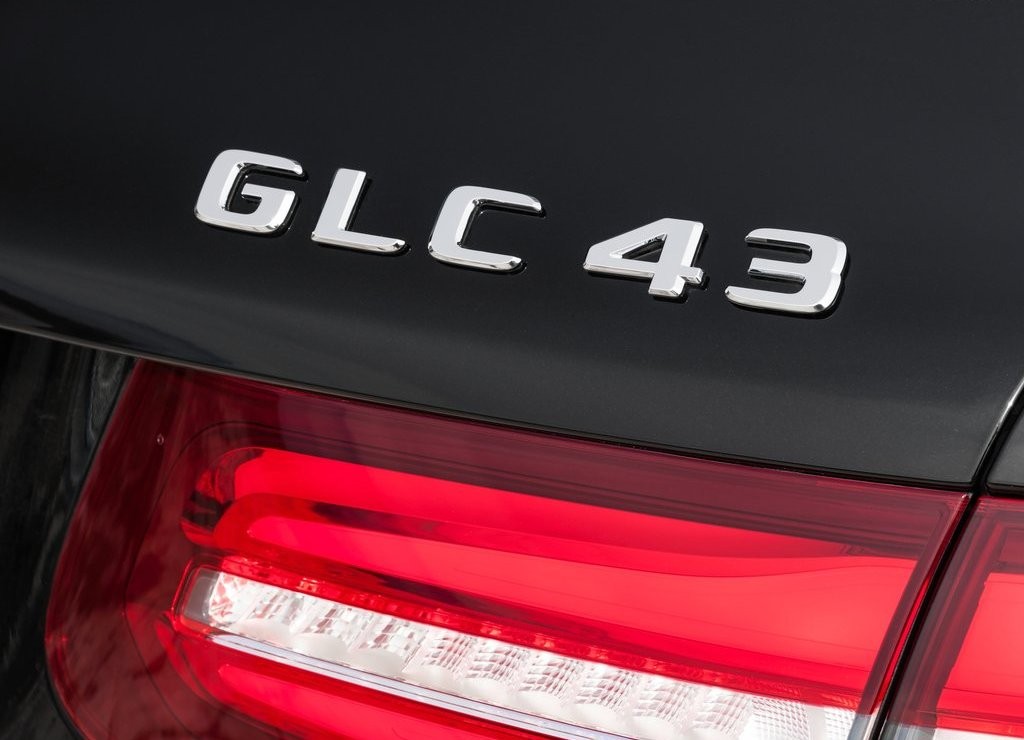 MERCEDES-AMG GLC 43 4MATIC REVELADO ANTES DA ESTREIA NO SALÃO DE NEW YORK, foto 25