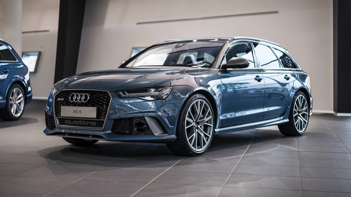 AUDI RS6 AVANT PERFORMANCE POLAR BLUE METALLIC: UM MODELO SOMENTE PARA EXPOSIÇÃO, foto 1