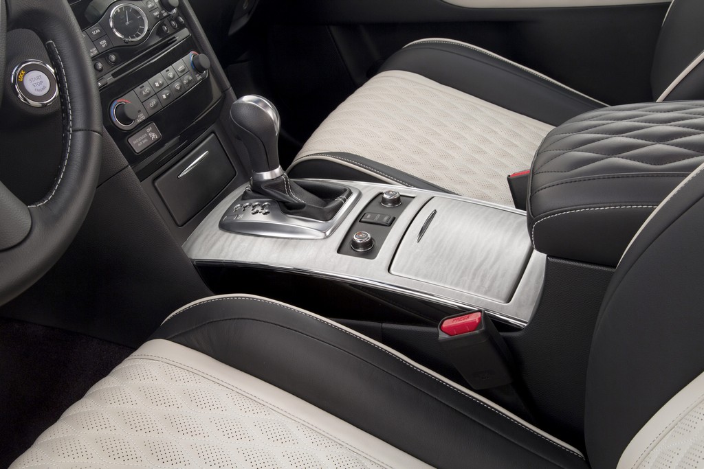 INFINITI QX70 LIMITED EDITION CHEGA A NEW YORK COM ALGUNS RETOQUES, foto 5