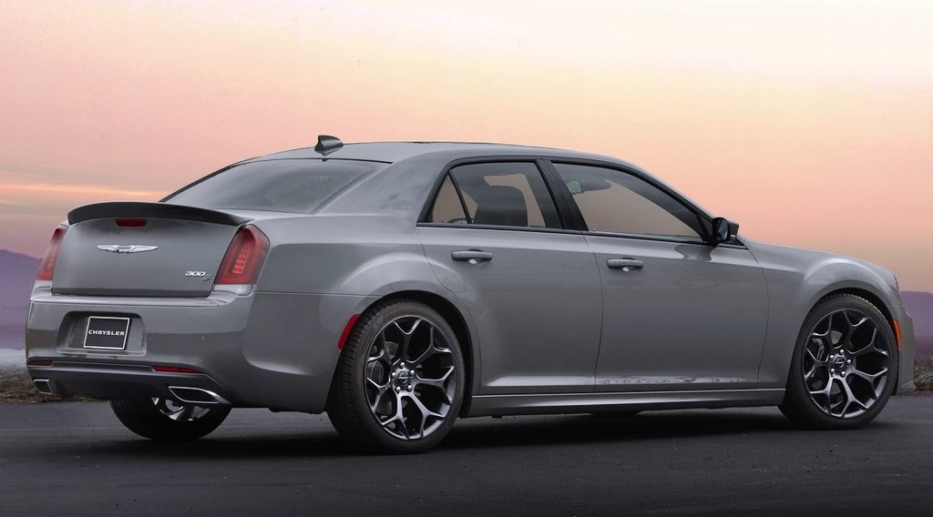 CHRYSLER APRESENTA EM NEW YORK O PACOTE SPORT PARA O 300S, foto 2