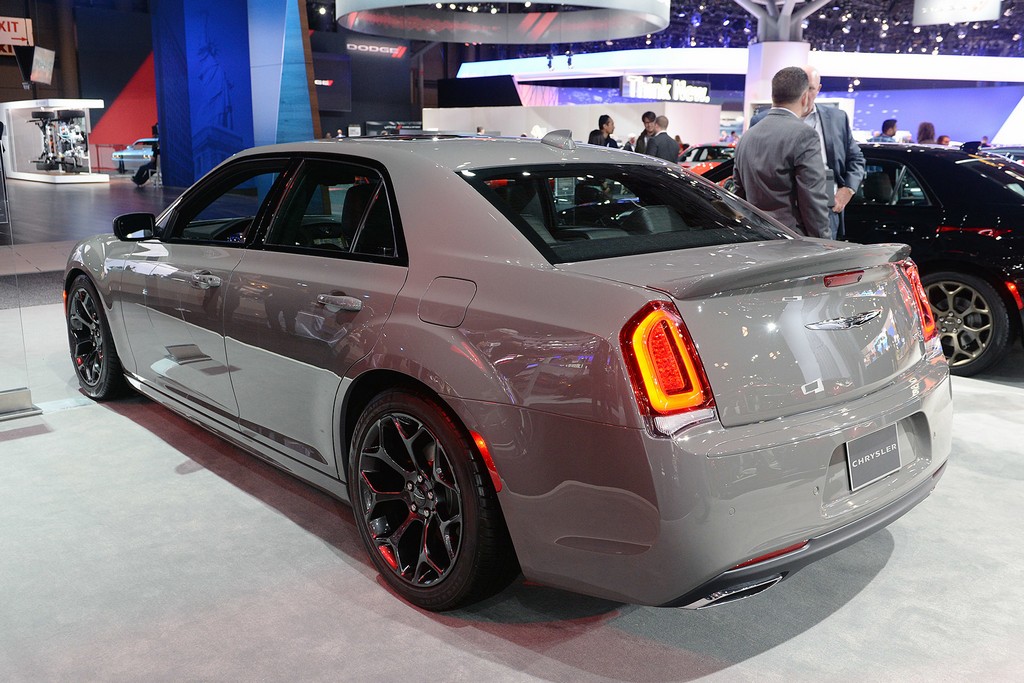 CHRYSLER APRESENTA EM NEW YORK O PACOTE SPORT PARA O 300S, foto 6