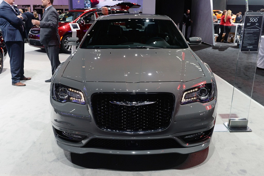 CHRYSLER APRESENTA EM NEW YORK O PACOTE SPORT PARA O 300S, foto 9