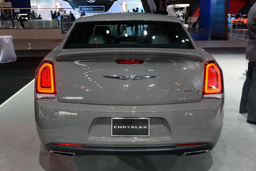 CHRYSLER APRESENTA EM NEW YORK O PACOTE SPORT PARA O 300S, foto 10
