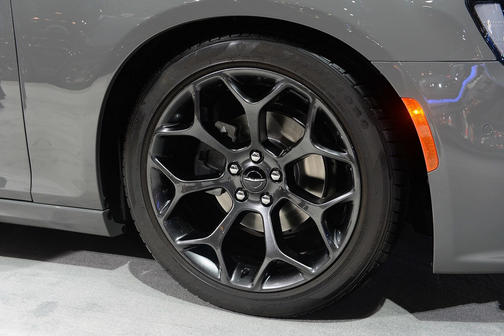 CHRYSLER APRESENTA EM NEW YORK O PACOTE SPORT PARA O 300S, foto 13