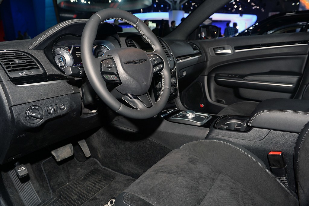 CHRYSLER APRESENTA EM NEW YORK O PACOTE SPORT PARA O 300S, foto 15