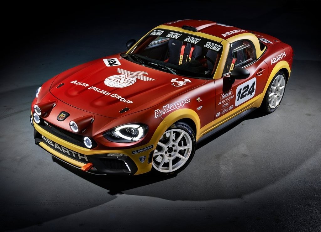 ABARTH 124 RALLY: MOSTRADO EM GENEBRA E AGUARDANDO A TEMPORADA DE RALLY 2017, foto 1