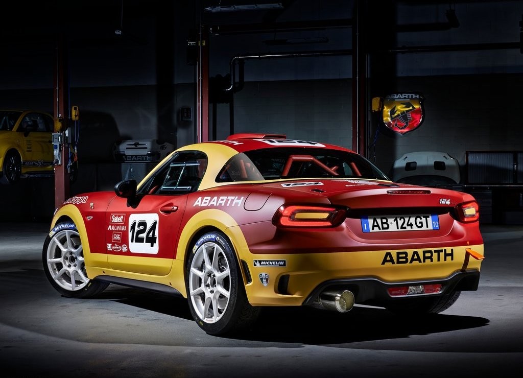 ABARTH 124 RALLY: MOSTRADO EM GENEBRA E AGUARDANDO A TEMPORADA DE RALLY 2017, foto 2