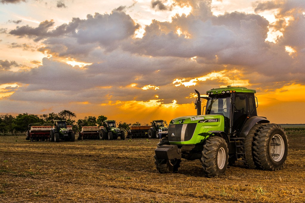 TRATORES AGRALE 7215 E 4233 SERÃO DESTAQUES NA EXPODIRETO-COTRIJAL, foto 1