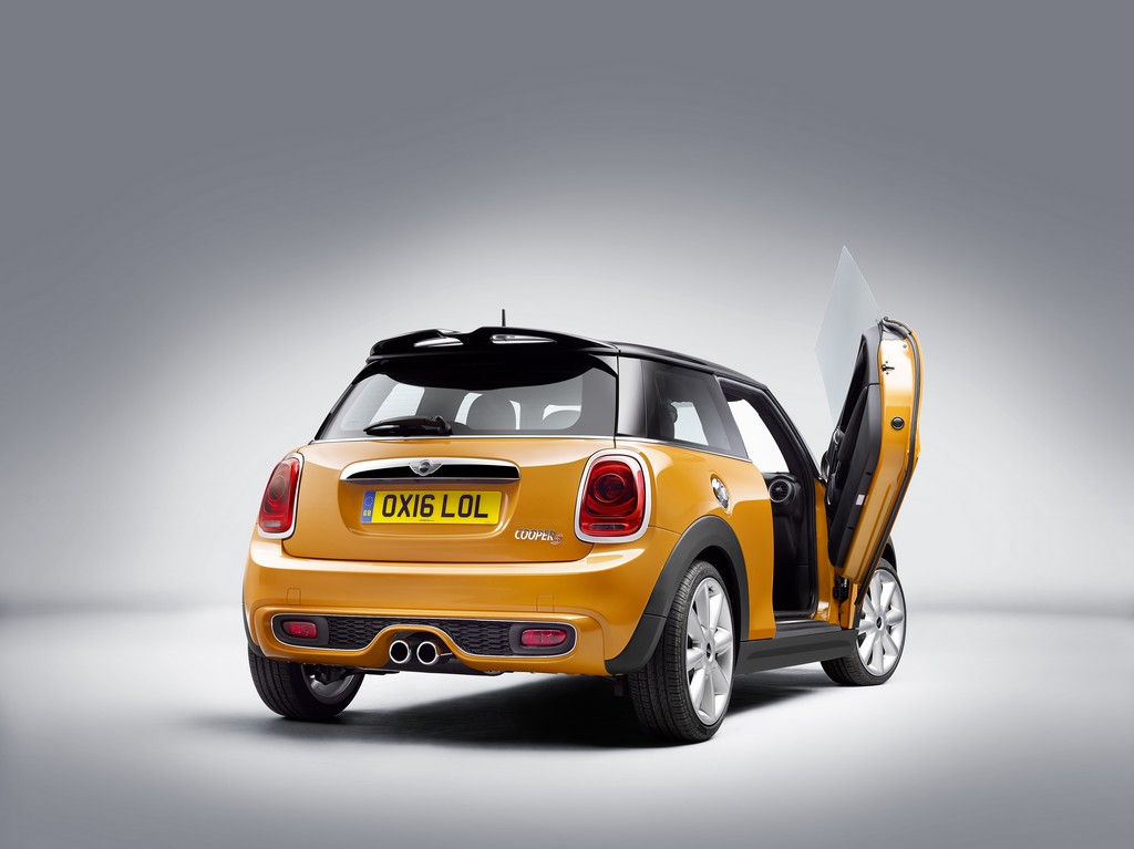 MINI REVELA AS NOVAS ‘PORTAS TESOURA’ PARA SEUS MODELOS, foto 3
