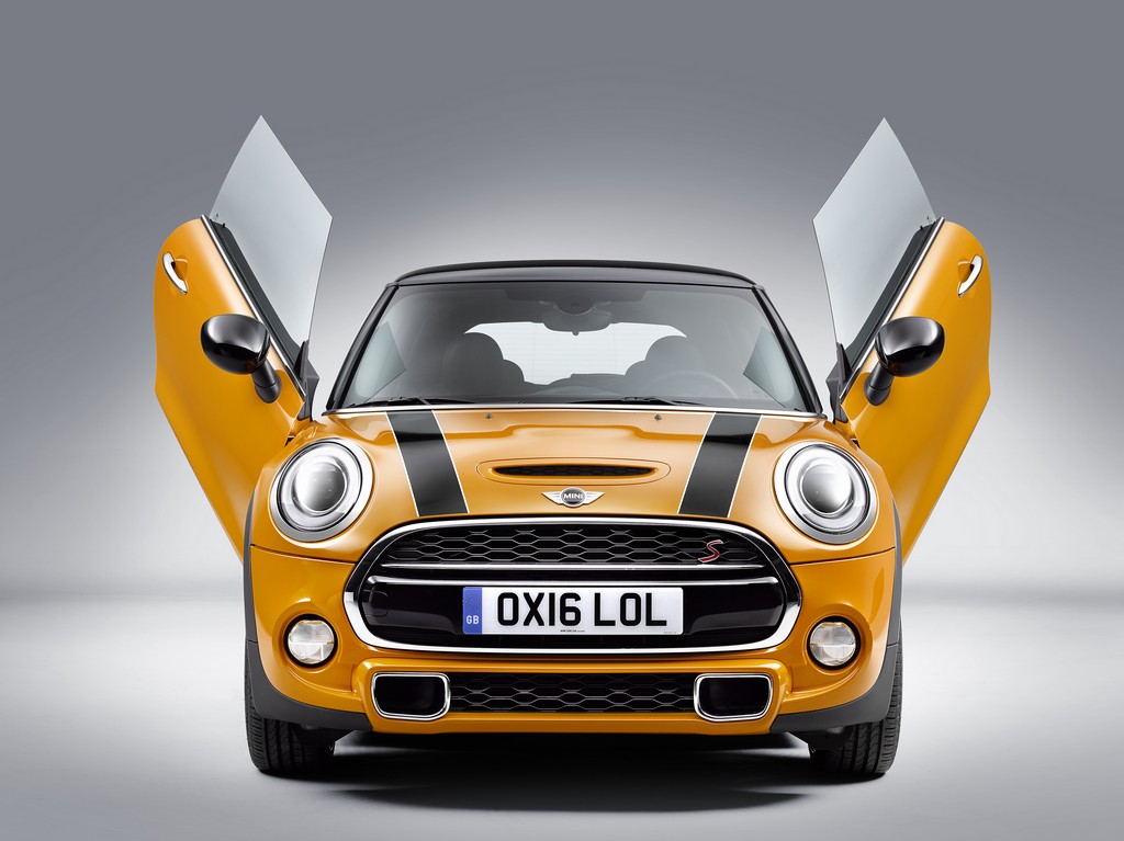 MINI REVELA AS NOVAS ‘PORTAS TESOURA’ PARA SEUS MODELOS, foto 5