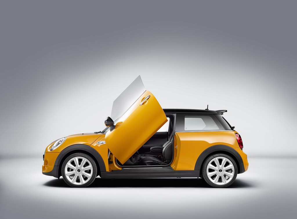 MINI REVELA AS NOVAS ‘PORTAS TESOURA’ PARA SEUS MODELOS, foto 8