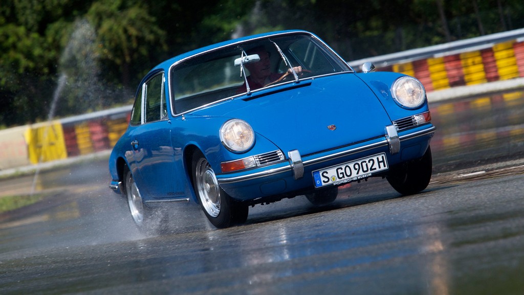 PORSCHE APRESENTA NOVOS PNEUS PARA SEUS MODELOS CLÁSSICOS, foto 1