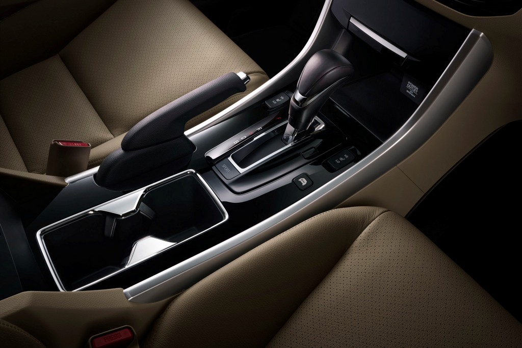 NOVO HONDA ACCORD HYBRID: AGORA COM 212 CV, foto 9
