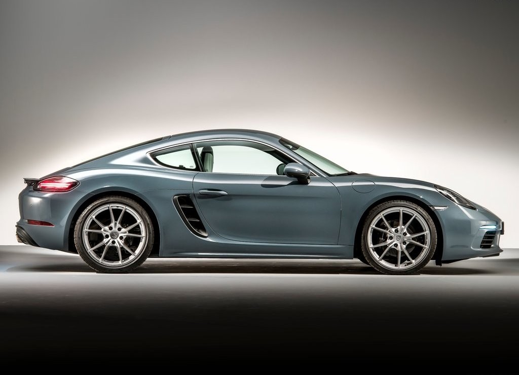 NOVO PORSCHE 718 CAYMAN: QUATRO CILINDROS TURBO E POTÊNCIA NAS CURVAS, foto 7