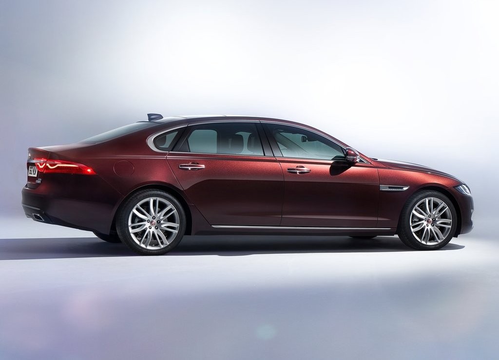 JAGUAR XF L REVELADO EM PEQUIM E SERÁ EXCLUSIVO PARA A CHINA, foto 3
