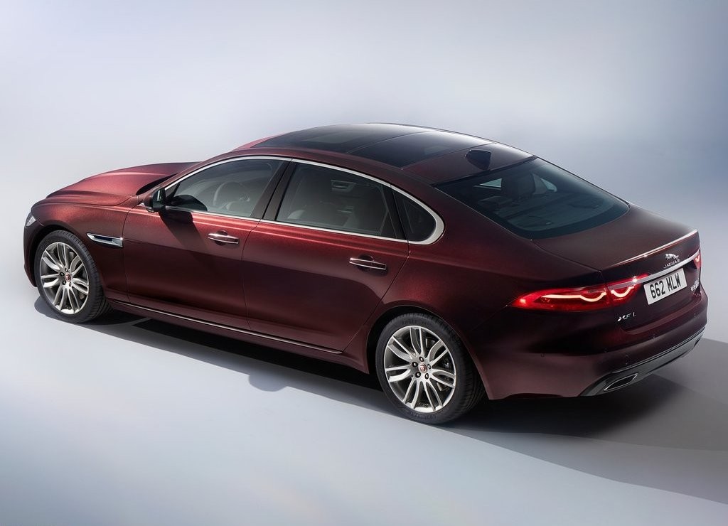JAGUAR XF L REVELADO EM PEQUIM E SERÁ EXCLUSIVO PARA A CHINA, foto 4