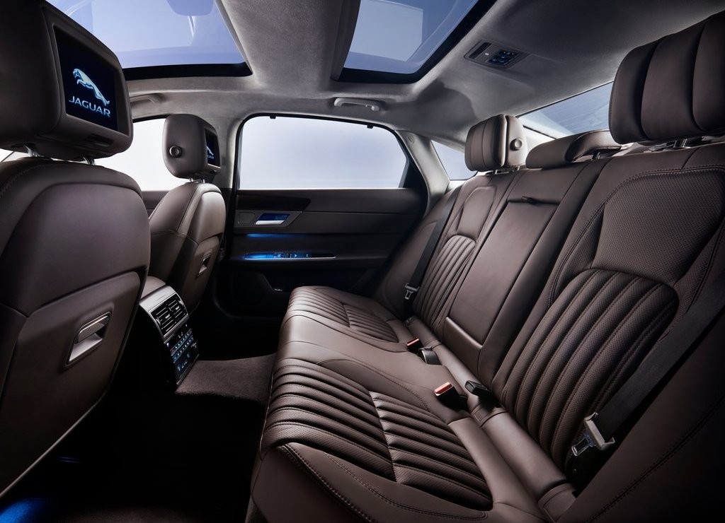 JAGUAR XF L REVELADO EM PEQUIM E SERÁ EXCLUSIVO PARA A CHINA, foto 8