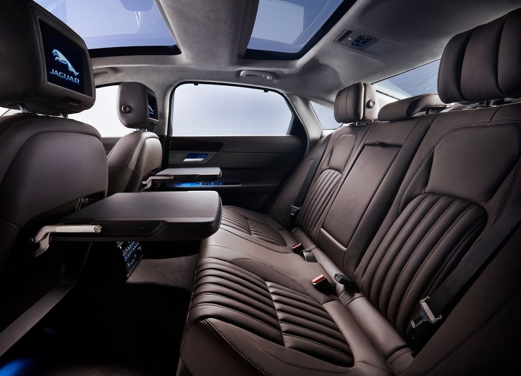 JAGUAR XF L REVELADO EM PEQUIM E SERÁ EXCLUSIVO PARA A CHINA, foto 9