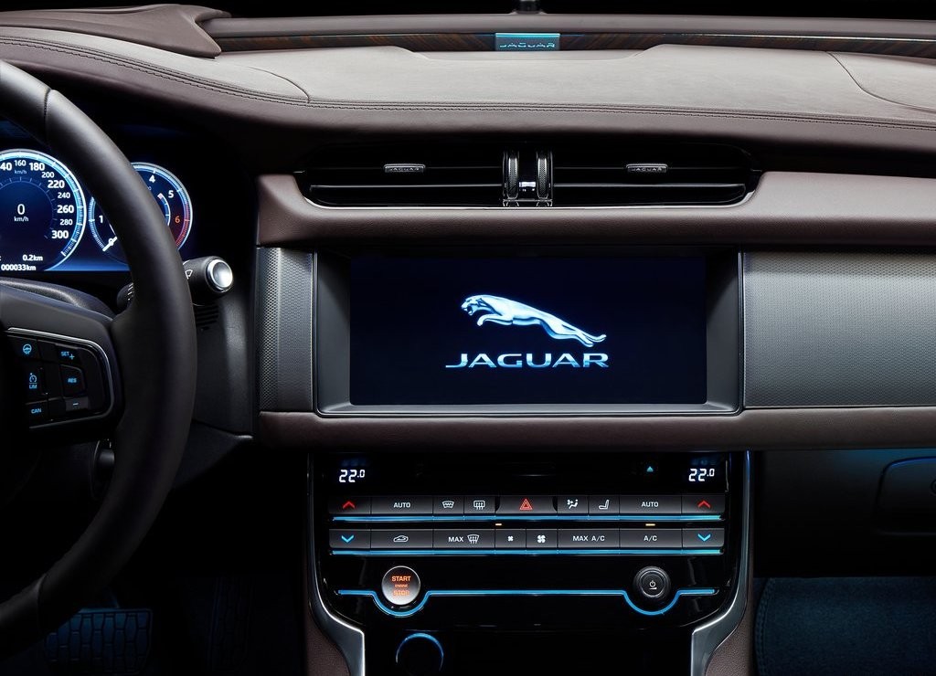 JAGUAR XF L REVELADO EM PEQUIM E SERÁ EXCLUSIVO PARA A CHINA, foto 11