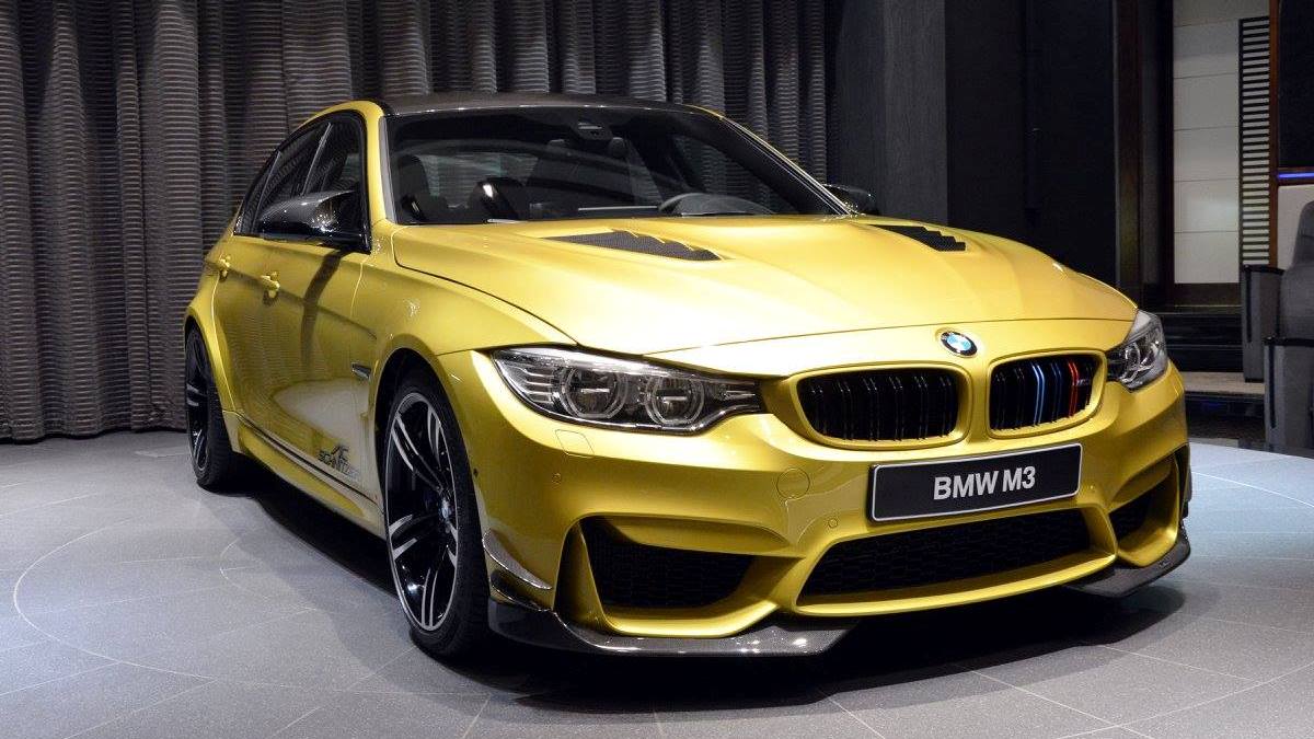BMW M3 SEDAN COM ACESSÓRIOS M PERFORMANCE, AC SCHNITZER E MANHART MOSTRADO EM ABU DHABI, foto 1