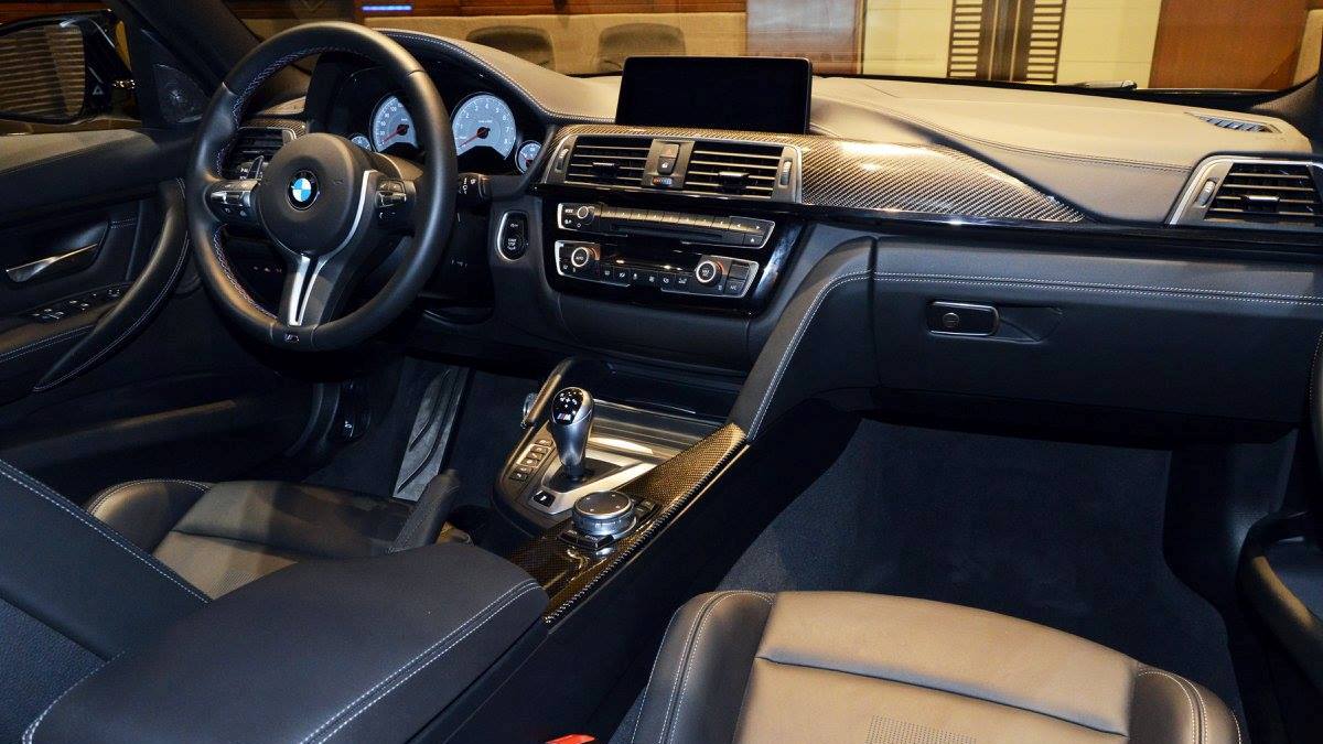 BMW M3 SEDAN COM ACESSÓRIOS M PERFORMANCE, AC SCHNITZER E MANHART MOSTRADO EM ABU DHABI, foto 8