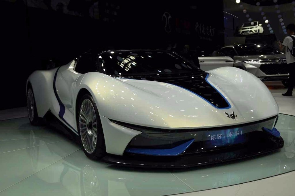 BAIC ARCFOX-7: UM ESPORTIVO CHINÊS COM PROJETO ESPANHOL, foto 1
