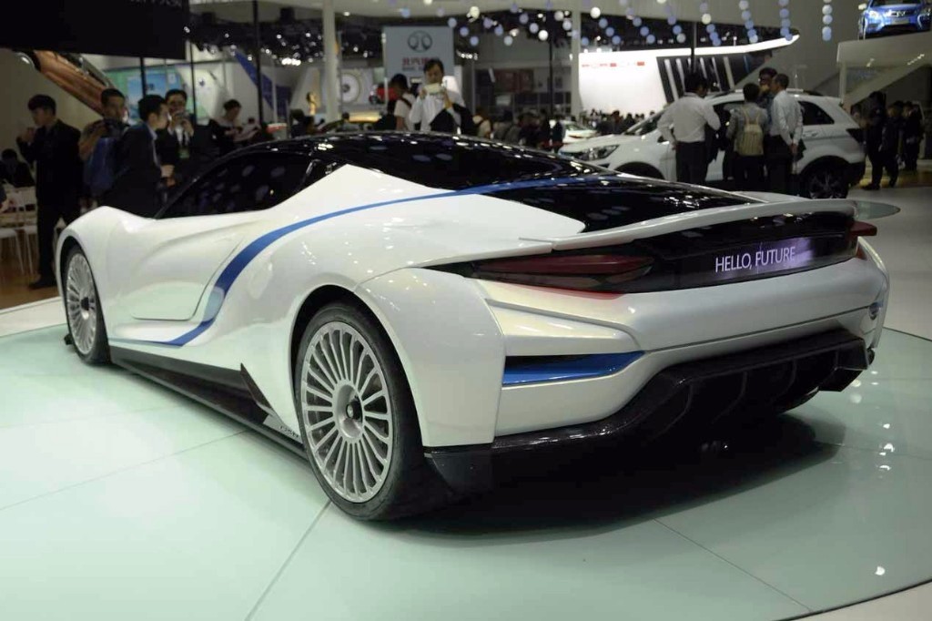 BAIC ARCFOX-7: UM ESPORTIVO CHINÊS COM PROJETO ESPANHOL, foto 2