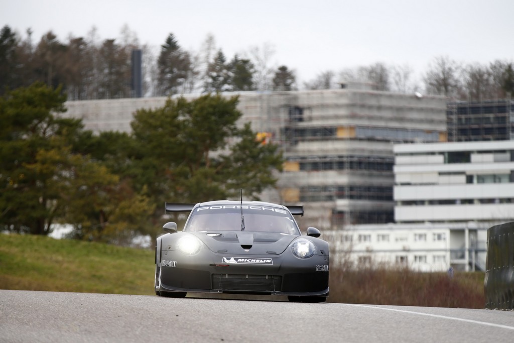 SUCESSOR DO PORSCHE 911 RSR INICIA A FASE DE TESTES, foto 2