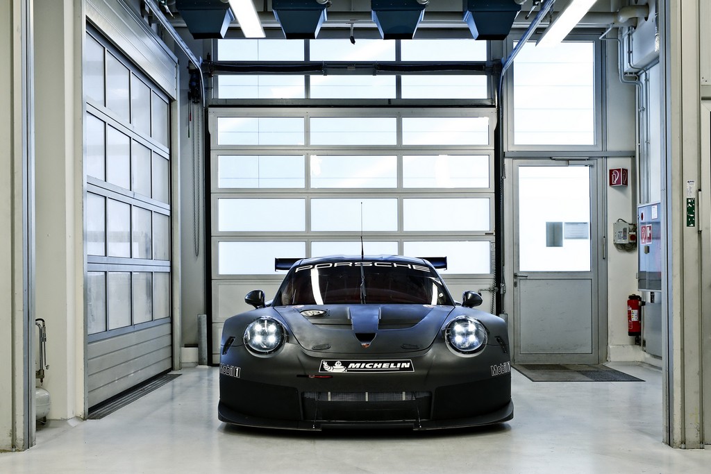 SUCESSOR DO PORSCHE 911 RSR INICIA A FASE DE TESTES, foto 3