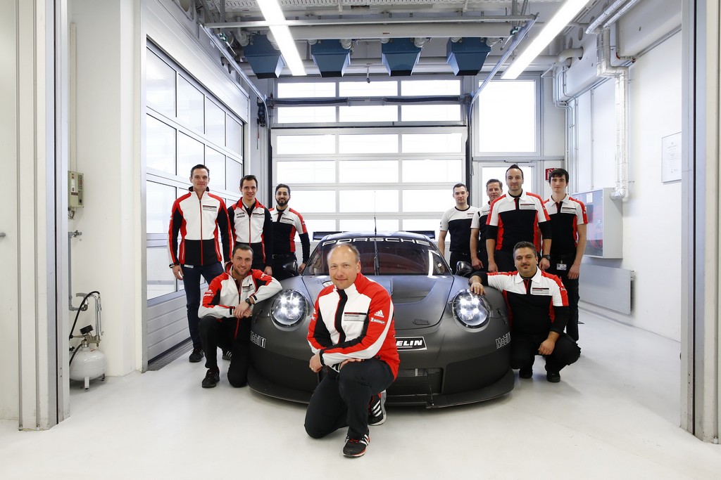 SUCESSOR DO PORSCHE 911 RSR INICIA A FASE DE TESTES, foto 4