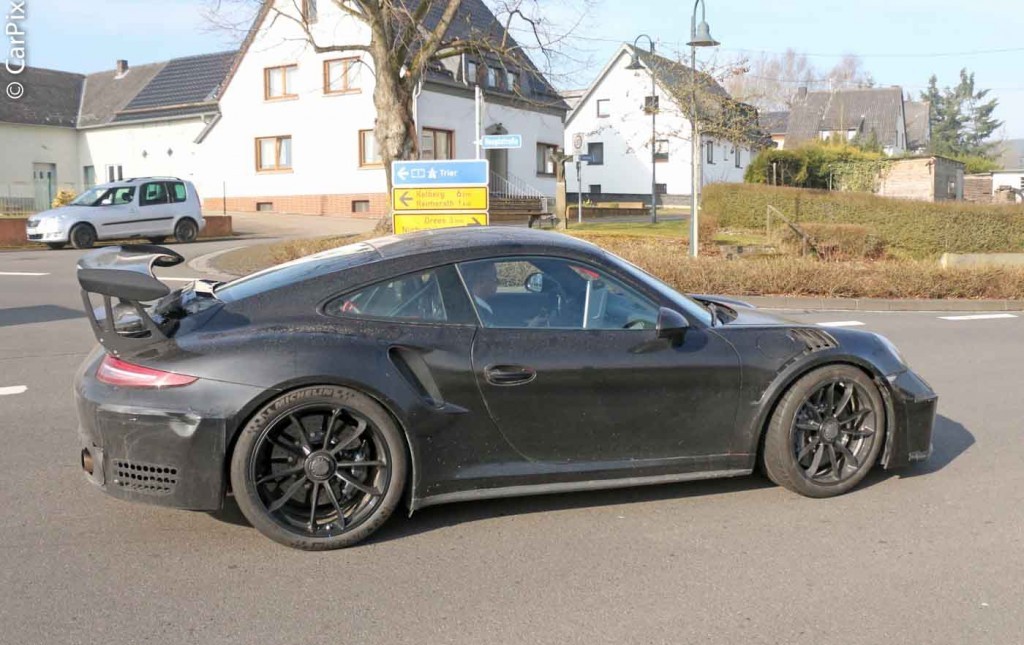 PORSCHE 911 GT2 RS É PRATICAMENTE CERTO, foto 11