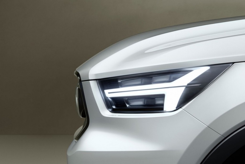 VOLVO REVELA TEASER DO V40 E XC40, foto 1