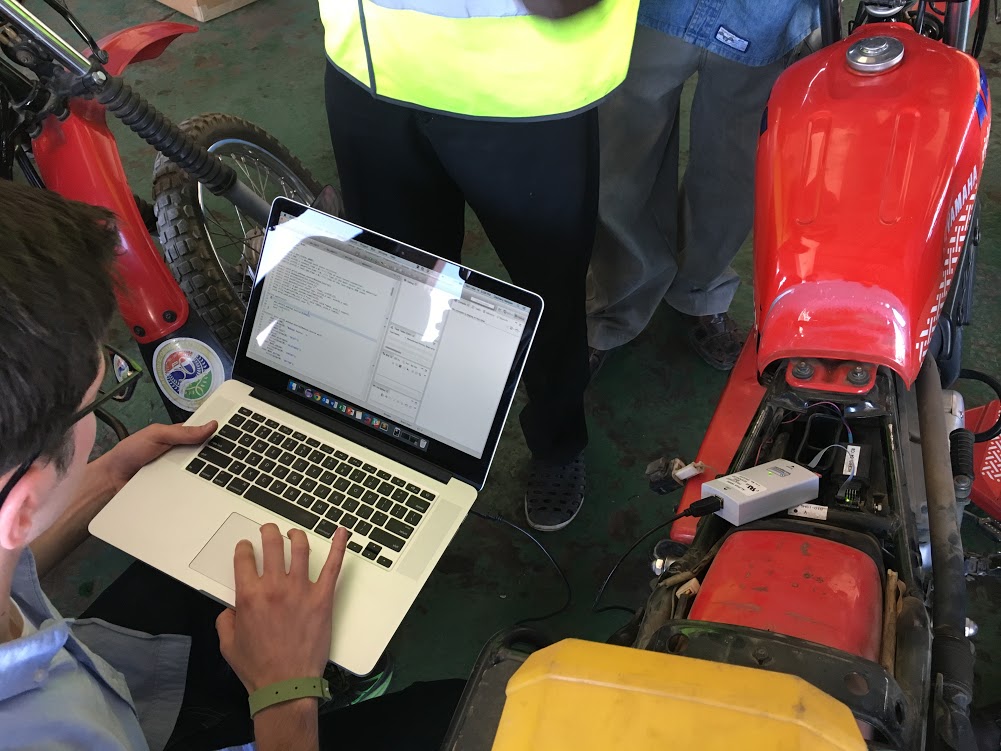 FORD UNE RANGER E MOTOS COM GPS EM PROJETO-PILOTO DE MOBILIDADE E ASSISTÊNCIA SOCIAL EM ÁREAS REMOTAS DA ÁFRICA, foto 1