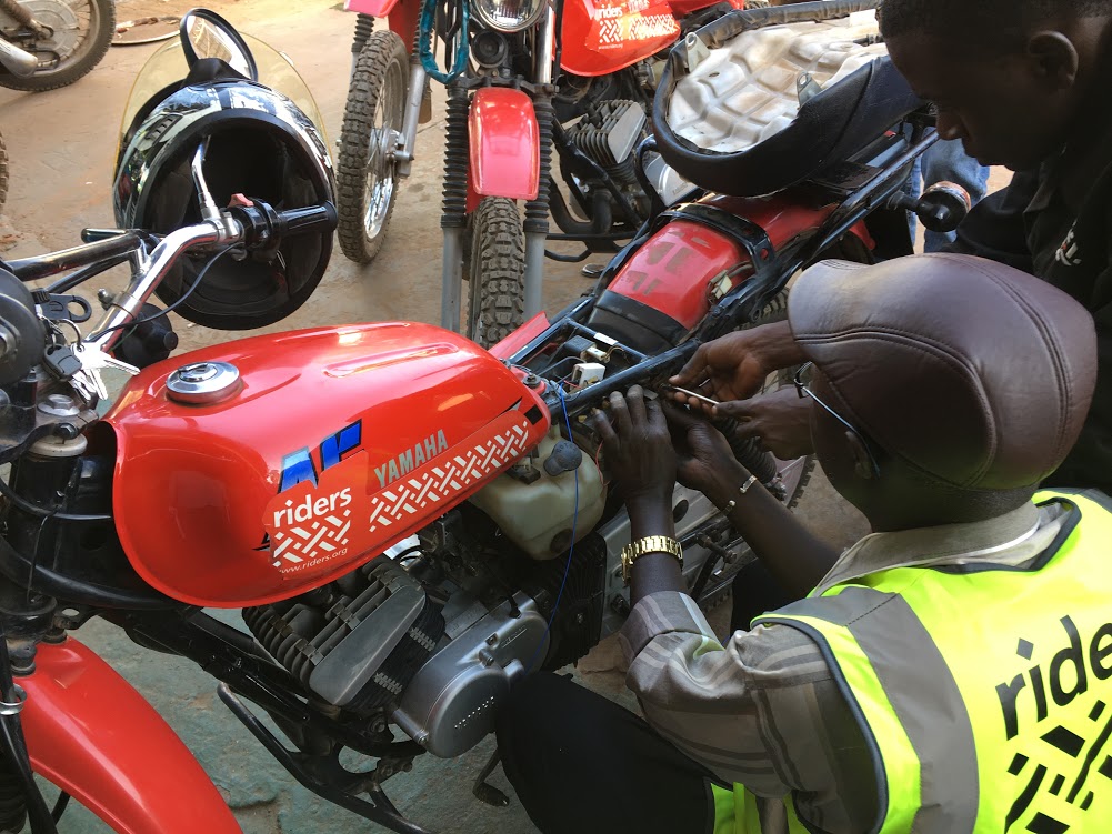 FORD UNE RANGER E MOTOS COM GPS EM PROJETO-PILOTO DE MOBILIDADE E ASSISTÊNCIA SOCIAL EM ÁREAS REMOTAS DA ÁFRICA, foto 3