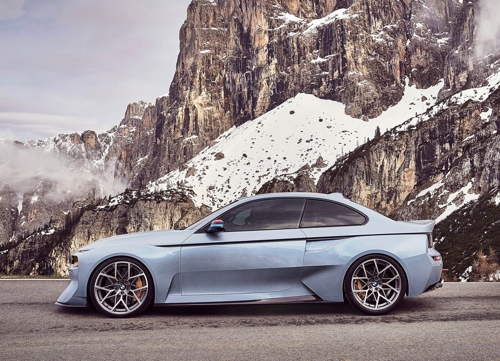 BMW 2002 HOMMAGE: UMA HOMENAGEM AO CLÁSSICO BMW 2002 TURBO, foto 4