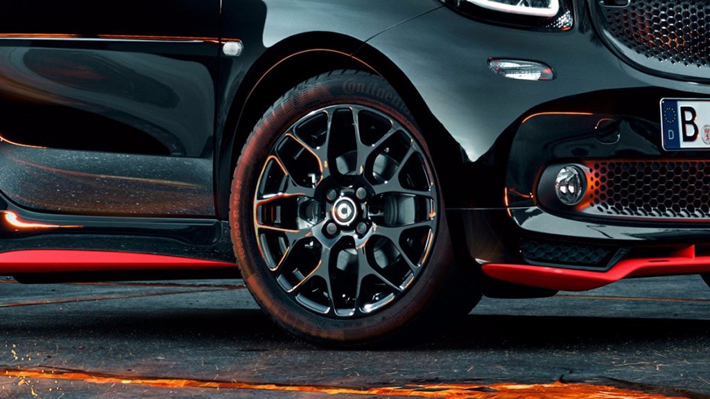 SMART FORTWO BRABUS URBANLAVA, UMA EDIÇÃO LIMITADA ESPORTIVA E SINISTRA, foto 5