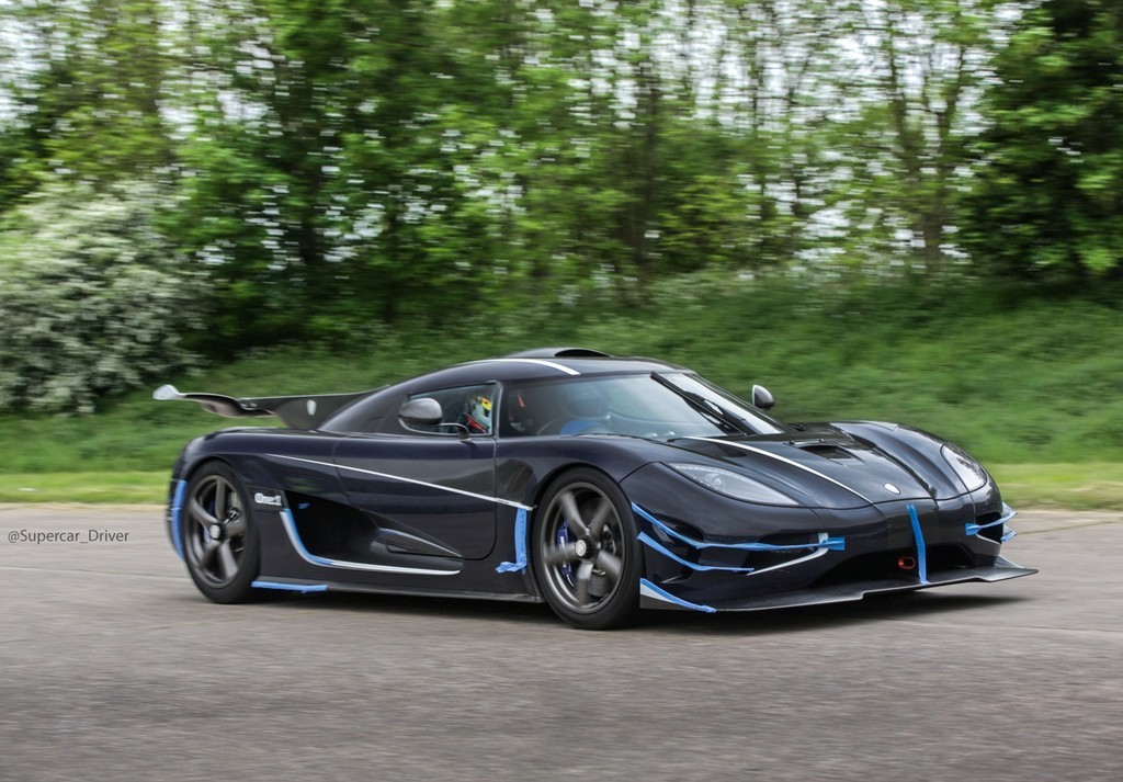 KOENIGSEGG ONE:1 BATE RECORDE DE VELOCIDADE NO VMAX200 NO REINO UNIDO, foto 2