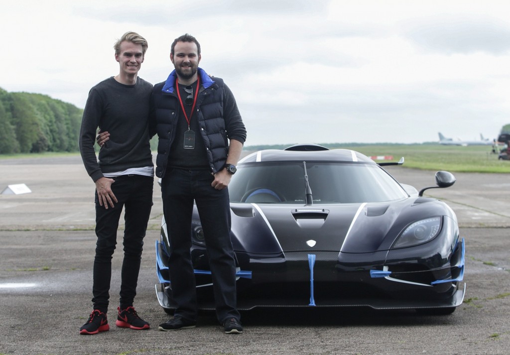 KOENIGSEGG ONE:1 BATE RECORDE DE VELOCIDADE NO VMAX200 NO REINO UNIDO, foto 12