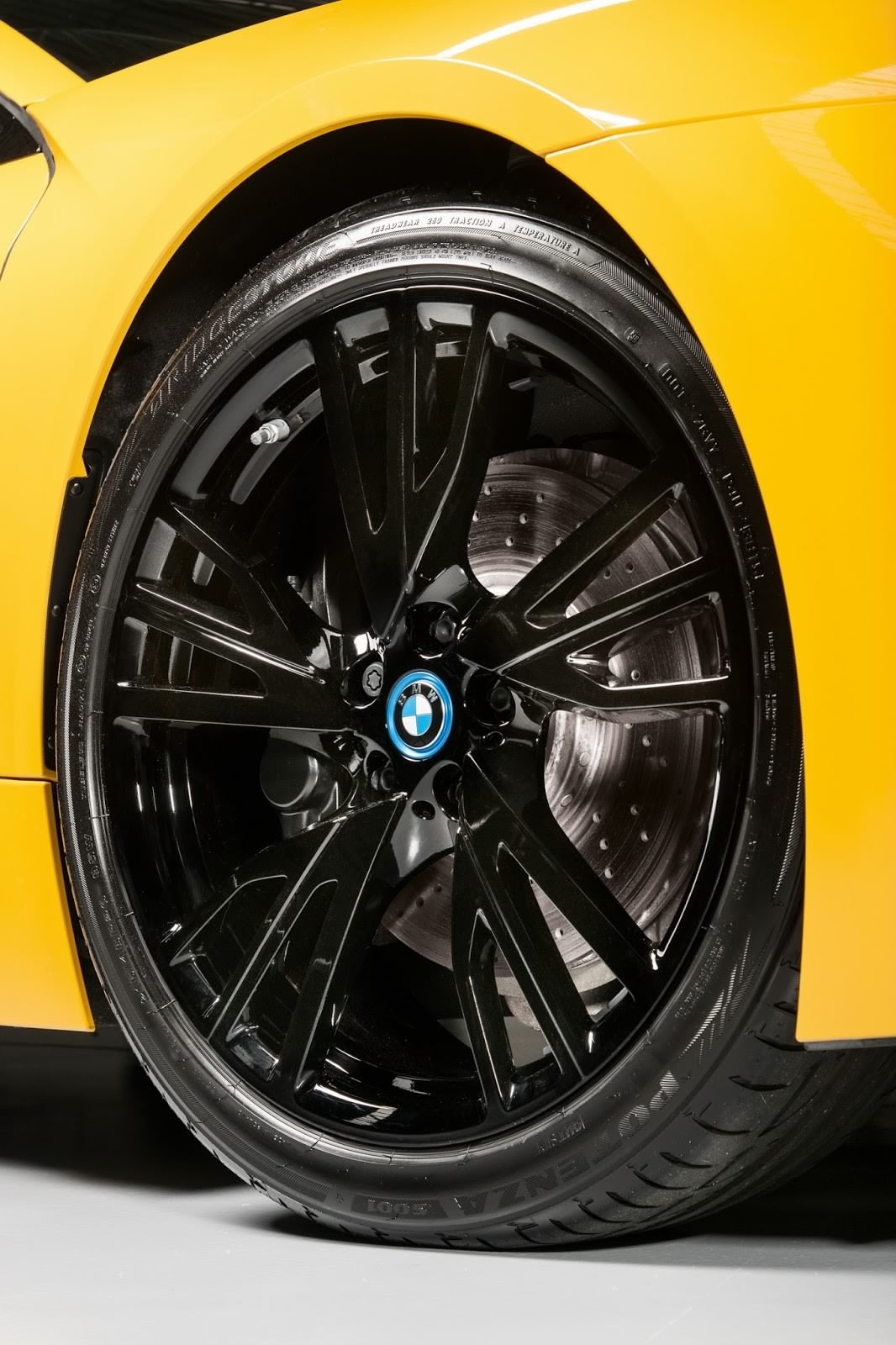 BMW INDIVIDUAL OFERECE NOVAS CORES PARA O HÍBRIDO i8, foto 8