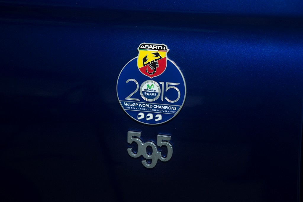 ABARTH 595 YAMAHA FACTORY RACING 99 LIMITED EDITION: EXCLUSIVO PARA O MERCADO ESPANHOL, foto 4