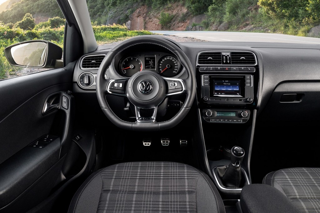 VOLKSWAGEN POLO GT SEDAN: DESIGN ESPORTIVO EXCLUSIVO PARA A RÚSSIA, foto 10