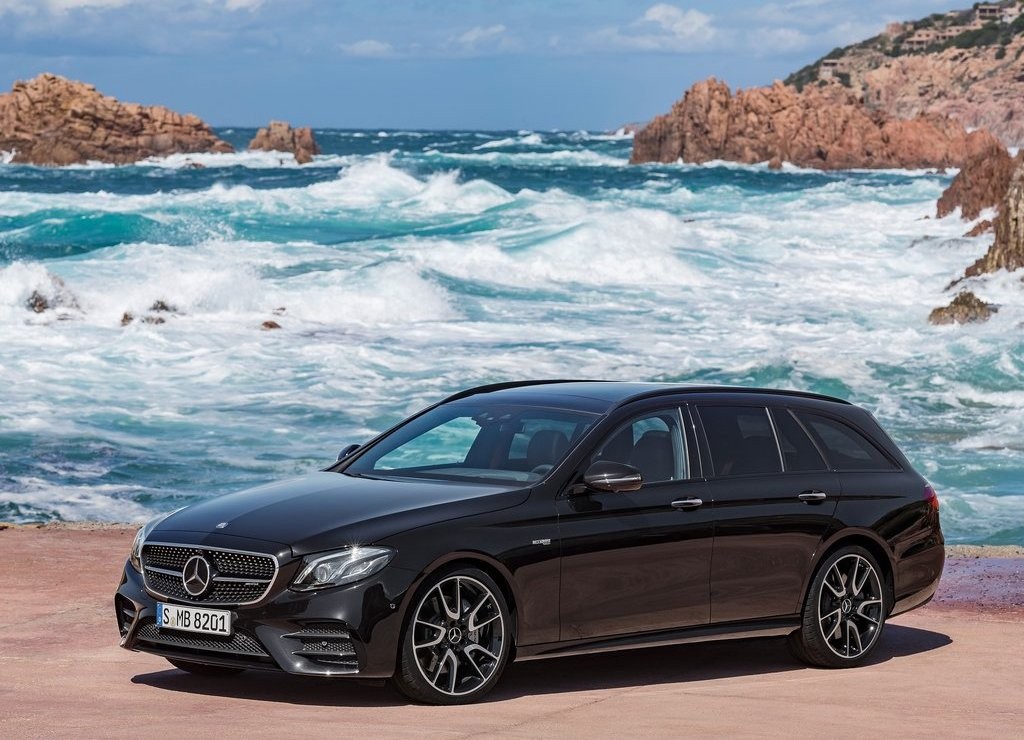 MERCEDES-AMG E 43 ESTATE 4MATIC: ESPORTIVIDADE E POTÊNCIA NA CARROCERIA PERUA, foto 2