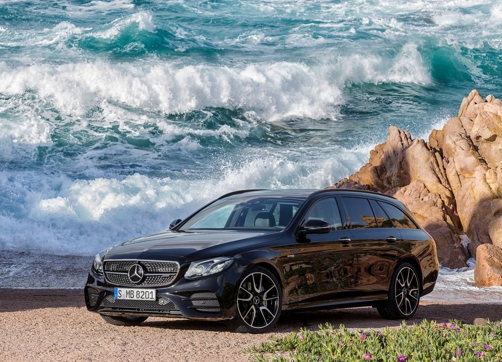 MERCEDES-AMG E 43 ESTATE 4MATIC: ESPORTIVIDADE E POTÊNCIA NA CARROCERIA PERUA, foto 3