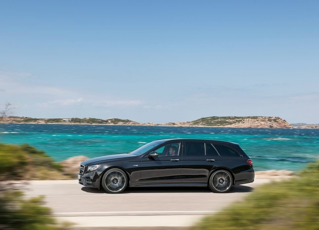 MERCEDES-AMG E 43 ESTATE 4MATIC: ESPORTIVIDADE E POTÊNCIA NA CARROCERIA PERUA, foto 9