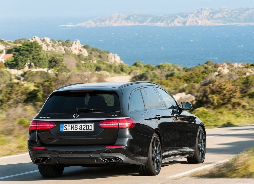 MERCEDES-AMG E 43 ESTATE 4MATIC: ESPORTIVIDADE E POTÊNCIA NA CARROCERIA PERUA, foto 11